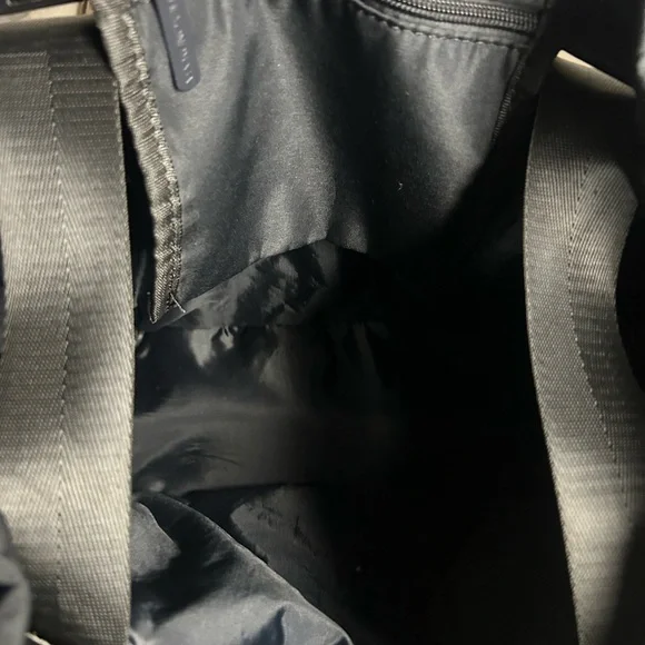 NWOT Beyond Yoga Convertible Gym Bag Black Backpack Tote Pockets - Picture 7 of 8